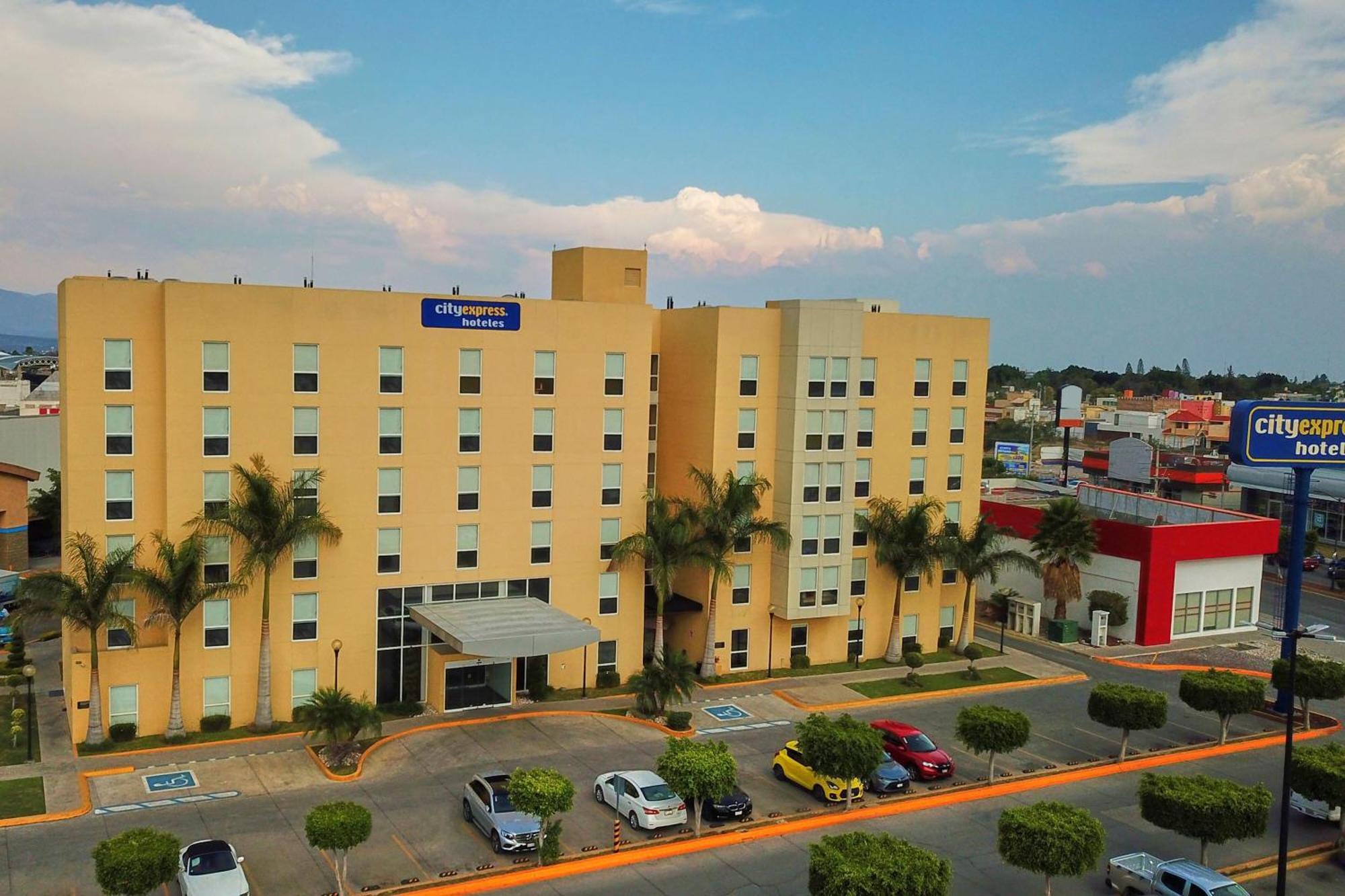 City Express By Marriott Tehuacan Hotel Exterior photo